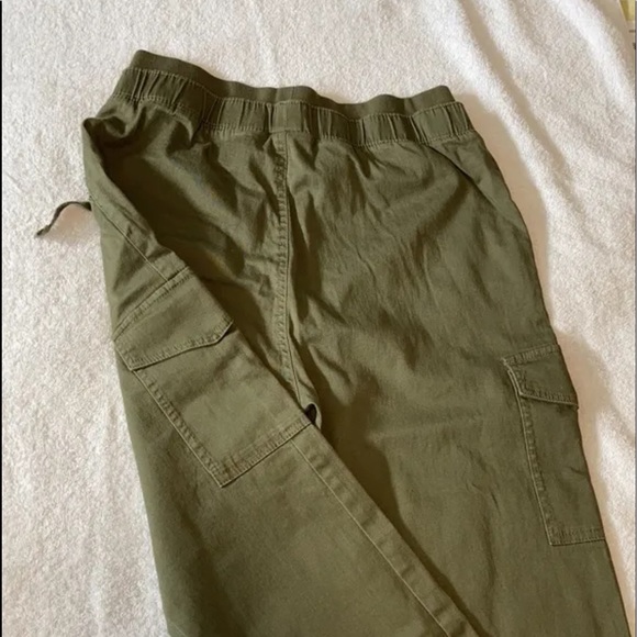 Urban Planet/Refuge classic high rise cargo pants NWT - Picture 4 of 4